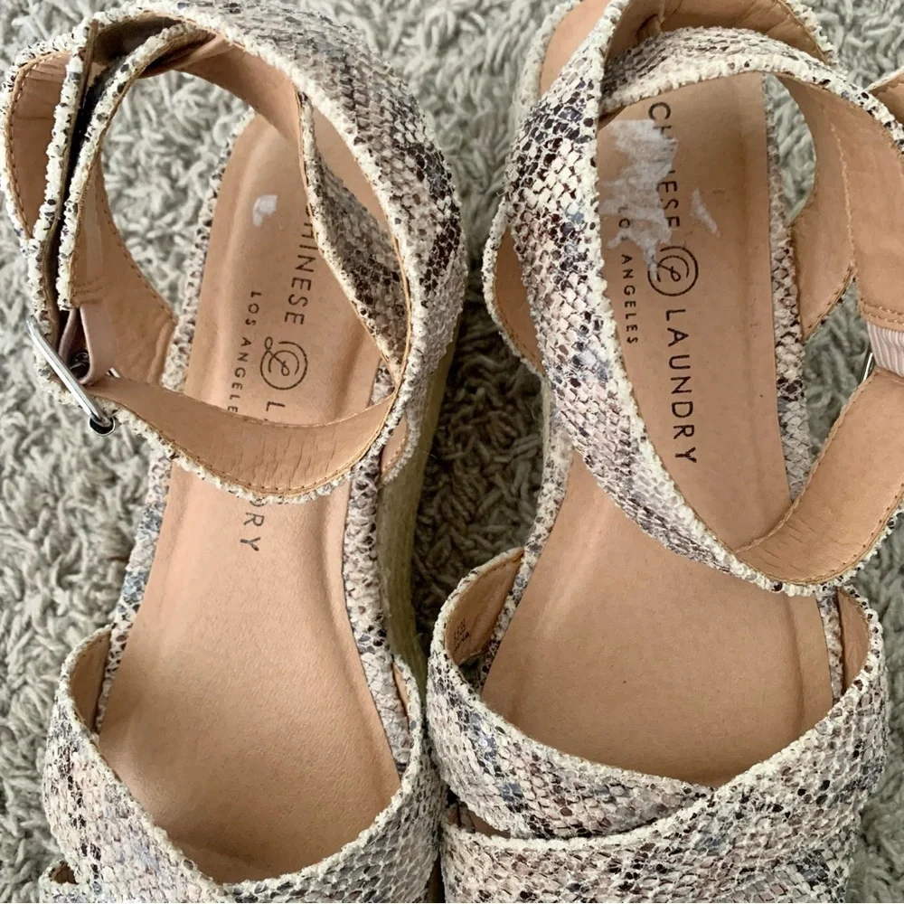 Chinese Laundry Zala espadrille/wedge platform sandals,‎ snake print size 8.5/39